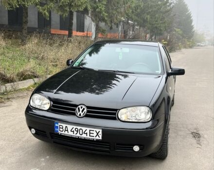 Черный Фольксваген Гольф, объемом двигателя 1.6 л и пробегом 213 тыс. км за 4750 $, фото 1 на Automoto.ua