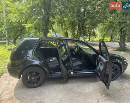 Черный Фольксваген Гольф, объемом двигателя 1.39 л и пробегом 217 тыс. км за 4200 $, фото 3 на Automoto.ua