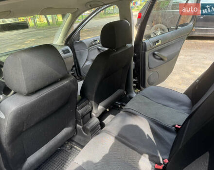 Черный Фольксваген Гольф, объемом двигателя 1.39 л и пробегом 217 тыс. км за 4200 $, фото 11 на Automoto.ua