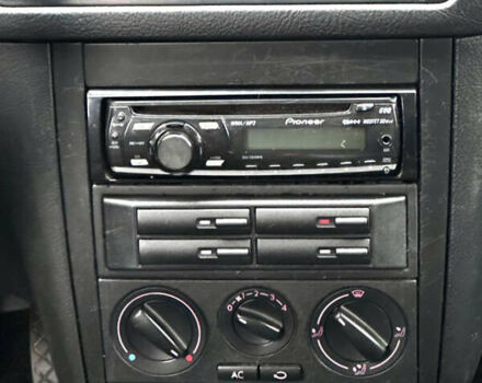 Черный Фольксваген Гольф, объемом двигателя 1.39 л и пробегом 197 тыс. км за 3997 $, фото 38 на Automoto.ua