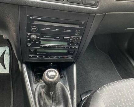 Черный Фольксваген Гольф, объемом двигателя 1.6 л и пробегом 233 тыс. км за 4790 $, фото 20 на Automoto.ua