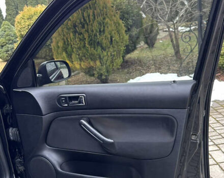 Черный Фольксваген Гольф, объемом двигателя 1.39 л и пробегом 197 тыс. км за 3997 $, фото 46 на Automoto.ua