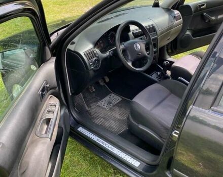 Черный Фольксваген Гольф, объемом двигателя 1.6 л и пробегом 282 тыс. км за 4000 $, фото 9 на Automoto.ua