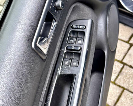 Черный Фольксваген Гольф, объемом двигателя 1.39 л и пробегом 197 тыс. км за 3997 $, фото 25 на Automoto.ua