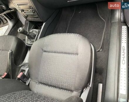 Черный Фольксваген Гольф, объемом двигателя 1.6 л и пробегом 233 тыс. км за 4790 $, фото 24 на Automoto.ua