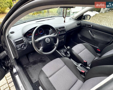 Черный Фольксваген Гольф, объемом двигателя 1.39 л и пробегом 197 тыс. км за 3997 $, фото 29 на Automoto.ua