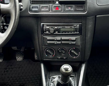 Черный Фольксваген Гольф, объемом двигателя 1.39 л и пробегом 197 тыс. км за 3997 $, фото 37 на Automoto.ua