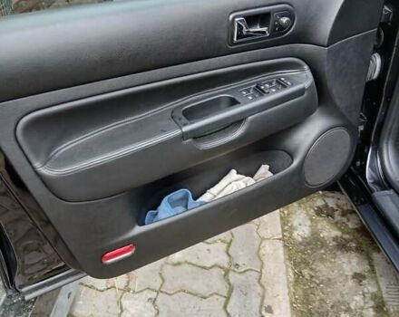 Черный Фольксваген Гольф, объемом двигателя 1.6 л и пробегом 286 тыс. км за 4800 $, фото 2 на Automoto.ua