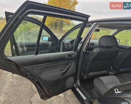 Черный Фольксваген Гольф, объемом двигателя 1.39 л и пробегом 232 тыс. км за 3950 $, фото 18 на Automoto.ua