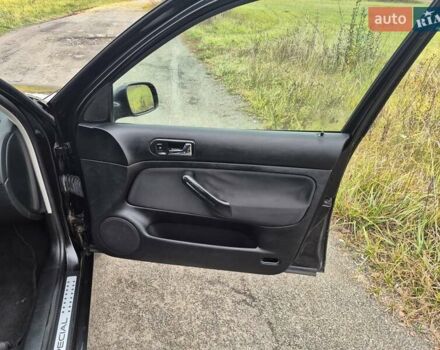 Черный Фольксваген Гольф, объемом двигателя 1.39 л и пробегом 232 тыс. км за 3950 $, фото 9 на Automoto.ua