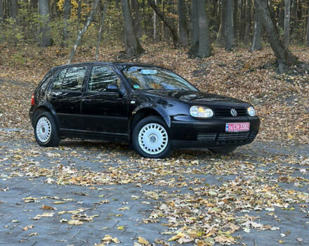 Черный Фольксваген Гольф, объемом двигателя 1.39 л и пробегом 231 тыс. км за 3799 $, фото 91 на Automoto.ua