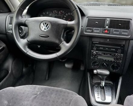 Черный Фольксваген Гольф, объемом двигателя 1.6 л и пробегом 253 тыс. км за 3999 $, фото 12 на Automoto.ua