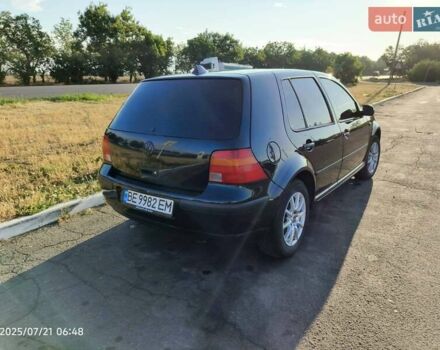 Черный Фольксваген Гольф, объемом двигателя 1.39 л и пробегом 225 тыс. км за 4800 $, фото 3 на Automoto.ua