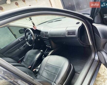 Черный Фольксваген Гольф, объемом двигателя 1.39 л и пробегом 225 тыс. км за 4800 $, фото 7 на Automoto.ua