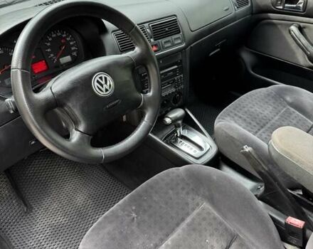 Черный Фольксваген Гольф, объемом двигателя 1.6 л и пробегом 253 тыс. км за 3999 $, фото 8 на Automoto.ua