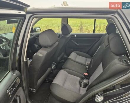 Черный Фольксваген Гольф, объемом двигателя 1.39 л и пробегом 232 тыс. км за 3950 $, фото 19 на Automoto.ua