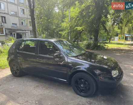 Черный Фольксваген Гольф, объемом двигателя 1.39 л и пробегом 217 тыс. км за 4200 $, фото 2 на Automoto.ua
