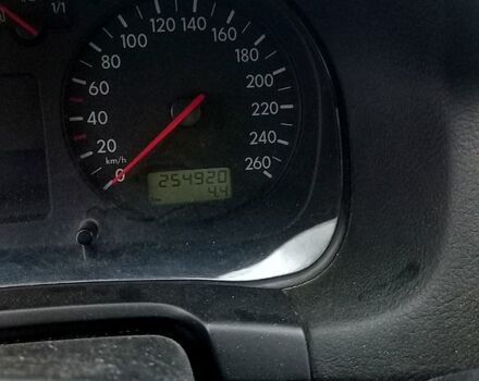 Черный Фольксваген Гольф, объемом двигателя 1.6 л и пробегом 255 тыс. км за 4700 $, фото 11 на Automoto.ua