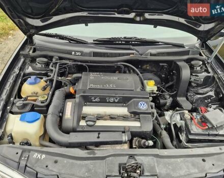 Черный Фольксваген Гольф, объемом двигателя 1.39 л и пробегом 232 тыс. км за 3950 $, фото 10 на Automoto.ua