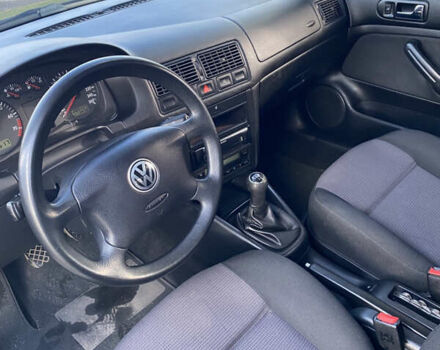 Черный Фольксваген Гольф, объемом двигателя 1.6 л и пробегом 290 тыс. км за 4300 $, фото 6 на Automoto.ua