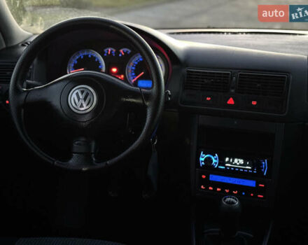 Черный Фольксваген Гольф, объемом двигателя 1.6 л и пробегом 180 тыс. км за 4650 $, фото 18 на Automoto.ua