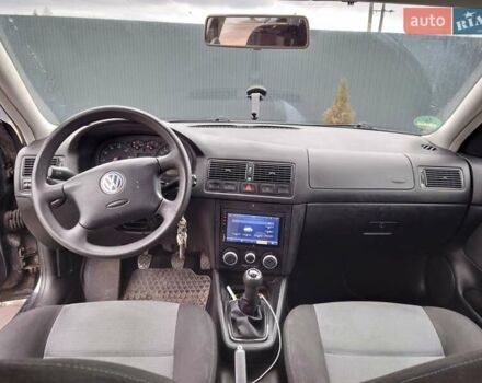 Черный Фольксваген Гольф, объемом двигателя 1.6 л и пробегом 259 тыс. км за 4700 $, фото 7 на Automoto.ua