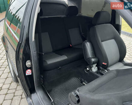 Черный Фольксваген Гольф, объемом двигателя 1.39 л и пробегом 262 тыс. км за 3800 $, фото 24 на Automoto.ua