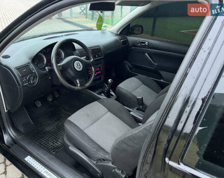 Черный Фольксваген Гольф, объемом двигателя 1.39 л и пробегом 262 тыс. км за 3800 $, фото 18 на Automoto.ua