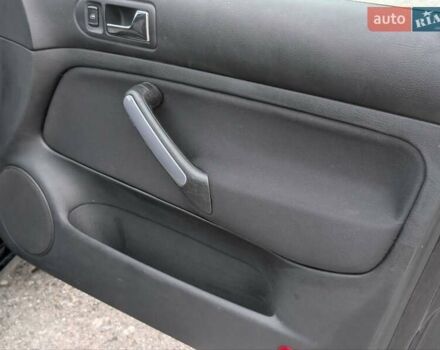 Черный Фольксваген Гольф, объемом двигателя 1.6 л и пробегом 221 тыс. км за 4600 $, фото 20 на Automoto.ua