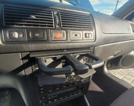 Черный Фольксваген Гольф, объемом двигателя 1.6 л и пробегом 230 тыс. км за 5000 $, фото 14 на Automoto.ua