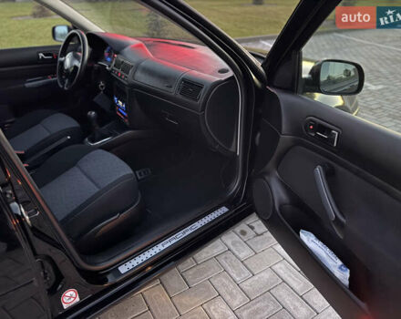 Черный Фольксваген Гольф, объемом двигателя 1.6 л и пробегом 180 тыс. км за 4650 $, фото 23 на Automoto.ua