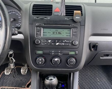 Черный Фольксваген Гольф, объемом двигателя 2 л и пробегом 251 тыс. км за 4500 $, фото 13 на Automoto.ua