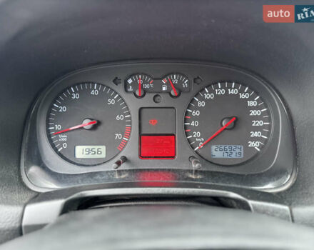 Черный Фольксваген Гольф, объемом двигателя 1.6 л и пробегом 266 тыс. км за 4650 $, фото 35 на Automoto.ua