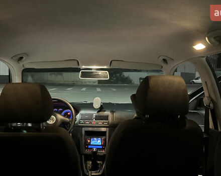 Черный Фольксваген Гольф, объемом двигателя 1.39 л и пробегом 256 тыс. км за 4150 $, фото 15 на Automoto.ua