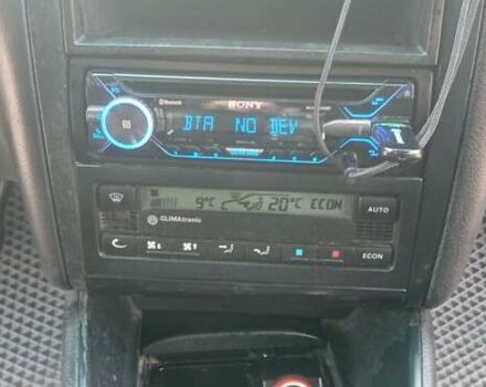 Черный Фольксваген Гольф, объемом двигателя 1.4 л и пробегом 315 тыс. км за 4800 $, фото 12 на Automoto.ua