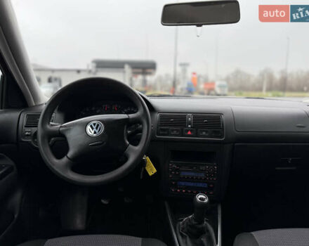 Черный Фольксваген Гольф, объемом двигателя 1.6 л и пробегом 266 тыс. км за 4650 $, фото 37 на Automoto.ua