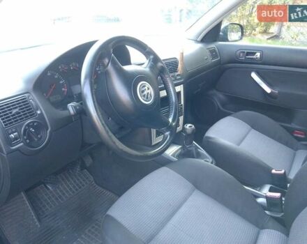 Черный Фольксваген Гольф, объемом двигателя 1.6 л и пробегом 210 тыс. км за 4300 $, фото 2 на Automoto.ua