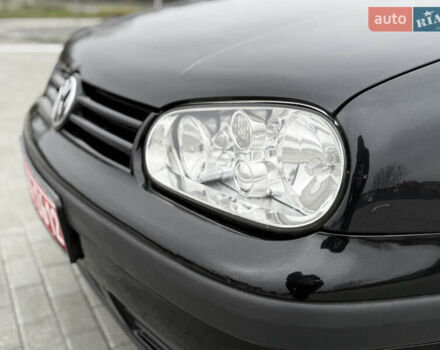 Черный Фольксваген Гольф, объемом двигателя 1.6 л и пробегом 266 тыс. км за 4650 $, фото 23 на Automoto.ua