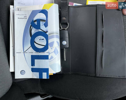 Черный Фольксваген Гольф, объемом двигателя 1.39 л и пробегом 262 тыс. км за 3800 $, фото 35 на Automoto.ua