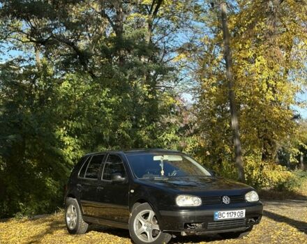 Черный Фольксваген Гольф, объемом двигателя 1.6 л и пробегом 324 тыс. км за 3900 $, фото 1 на Automoto.ua