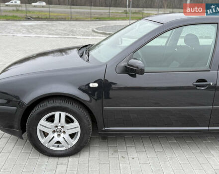 Черный Фольксваген Гольф, объемом двигателя 1.6 л и пробегом 266 тыс. км за 4650 $, фото 24 на Automoto.ua