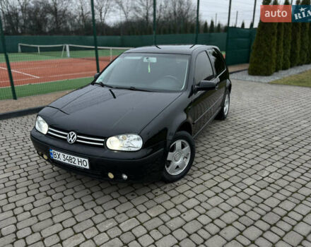 Черный Фольксваген Гольф, объемом двигателя 1.39 л и пробегом 262 тыс. км за 3800 $, фото 1 на Automoto.ua