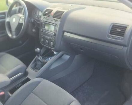 Черный Фольксваген Гольф, объемом двигателя 1.6 л и пробегом 244 тыс. км за 5000 $, фото 1 на Automoto.ua