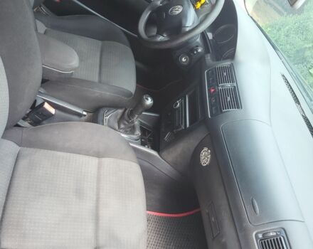 Черный Фольксваген Гольф, объемом двигателя 1.6 л и пробегом 306 тыс. км за 3400 $, фото 3 на Automoto.ua