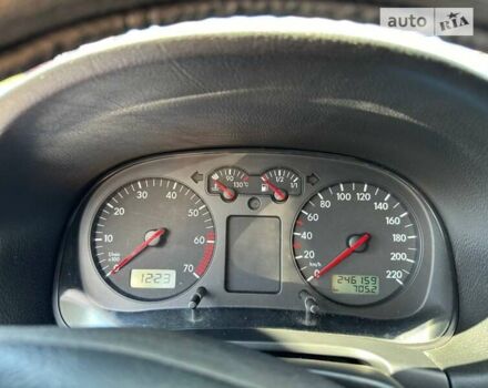 Черный Фольксваген Гольф, объемом двигателя 1.39 л и пробегом 246 тыс. км за 4500 $, фото 10 на Automoto.ua