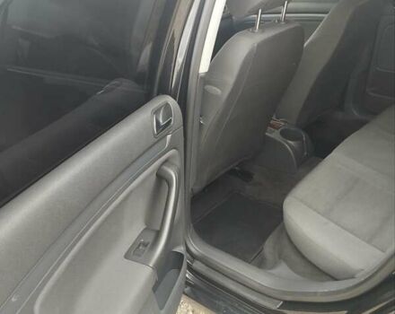 Черный Фольксваген Гольф, объемом двигателя 1.39 л и пробегом 243 тыс. км за 4700 $, фото 9 на Automoto.ua