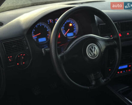 Черный Фольксваген Гольф, объемом двигателя 1.6 л и пробегом 180 тыс. км за 4650 $, фото 17 на Automoto.ua