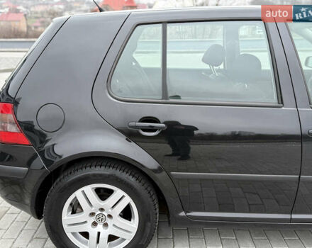 Черный Фольксваген Гольф, объемом двигателя 1.6 л и пробегом 266 тыс. км за 4650 $, фото 27 на Automoto.ua