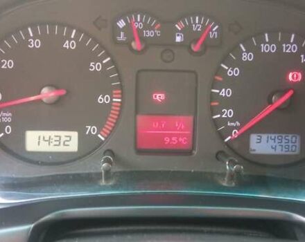 Черный Фольксваген Гольф, объемом двигателя 1.4 л и пробегом 315 тыс. км за 4800 $, фото 16 на Automoto.ua