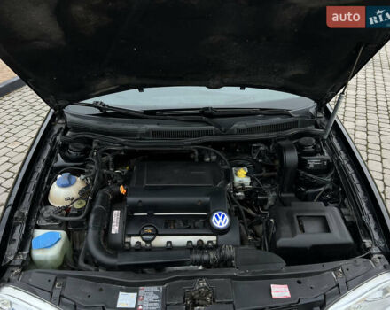 Черный Фольксваген Гольф, объемом двигателя 1.39 л и пробегом 262 тыс. км за 3800 $, фото 31 на Automoto.ua